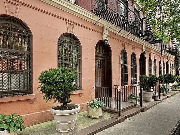 4th image of 352 W 12th St APT 5D