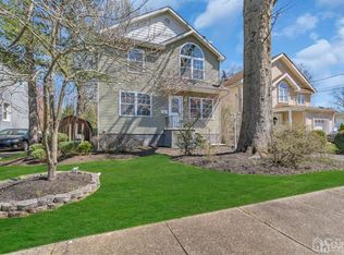 40 Kimberly Rd, Colonia, NJ 07067