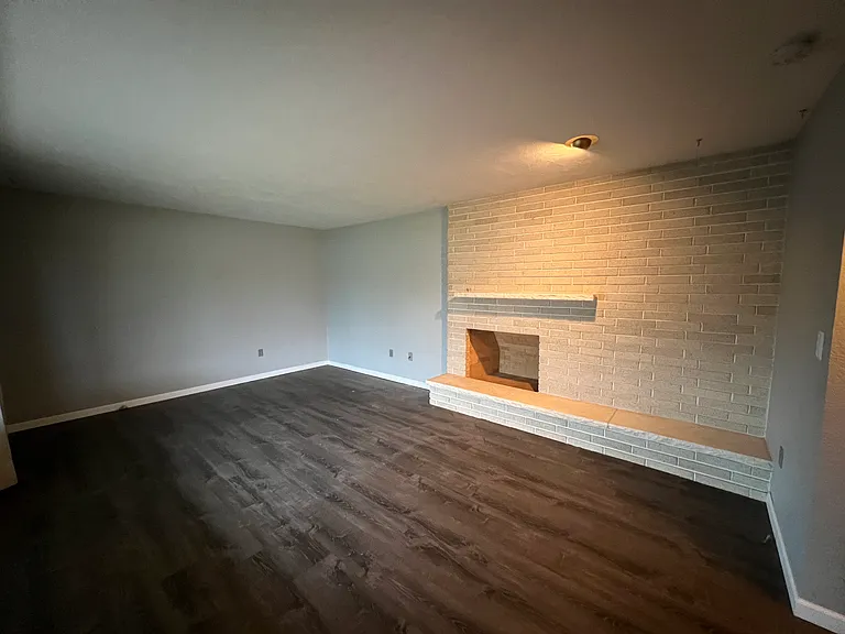 266 NW Douglas St — Photo 13
