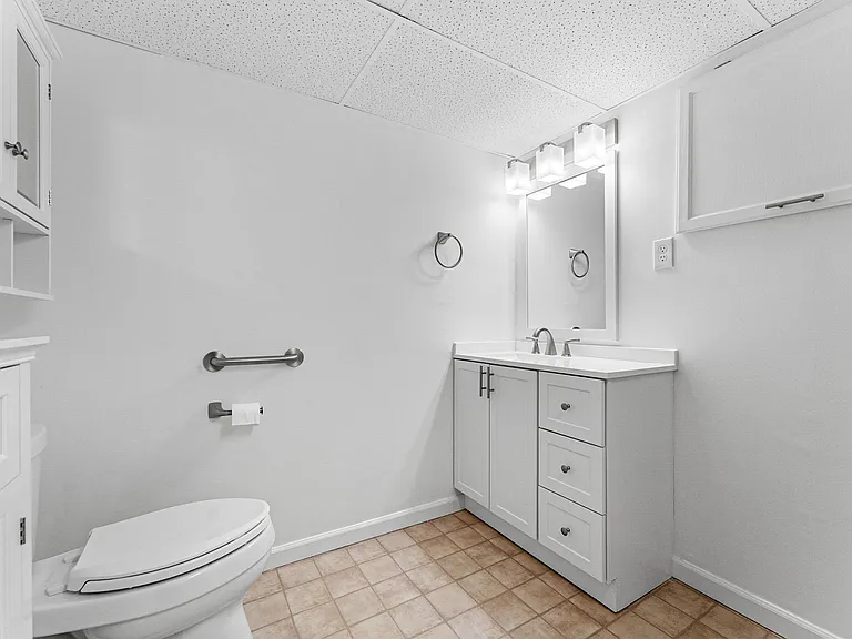 249 S Buchanan Ave — Photo 45