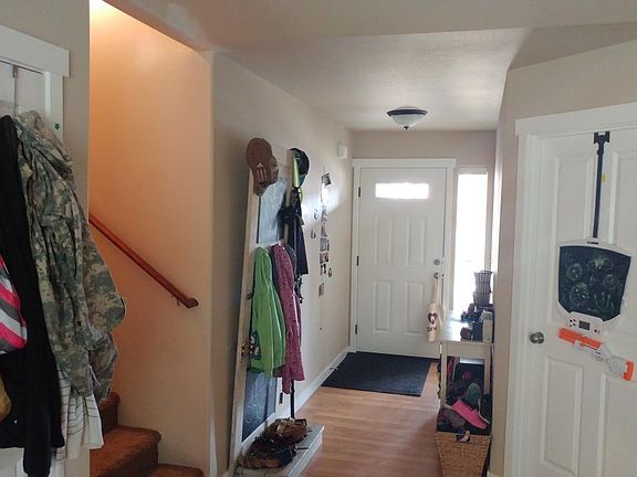 4th image of 9229 Fairhill Dr NE
