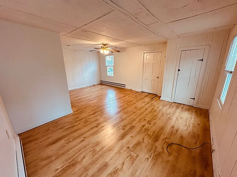 361 W Market St — Photo 3