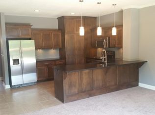 5915 N London Ave, Kansas City, MO 64151