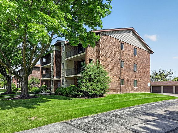 2nd image of 468 Valley Dr APT 300
