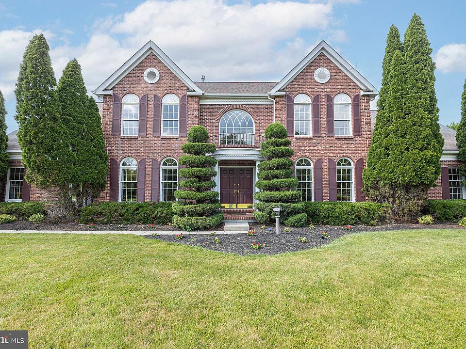 1st image of 2062 Silverwood Dr
