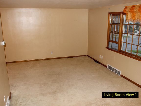 3rd image of 3700 Alpine Dr
