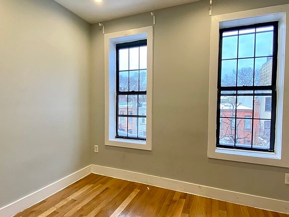 4th image of 717 Mac Donough St #3