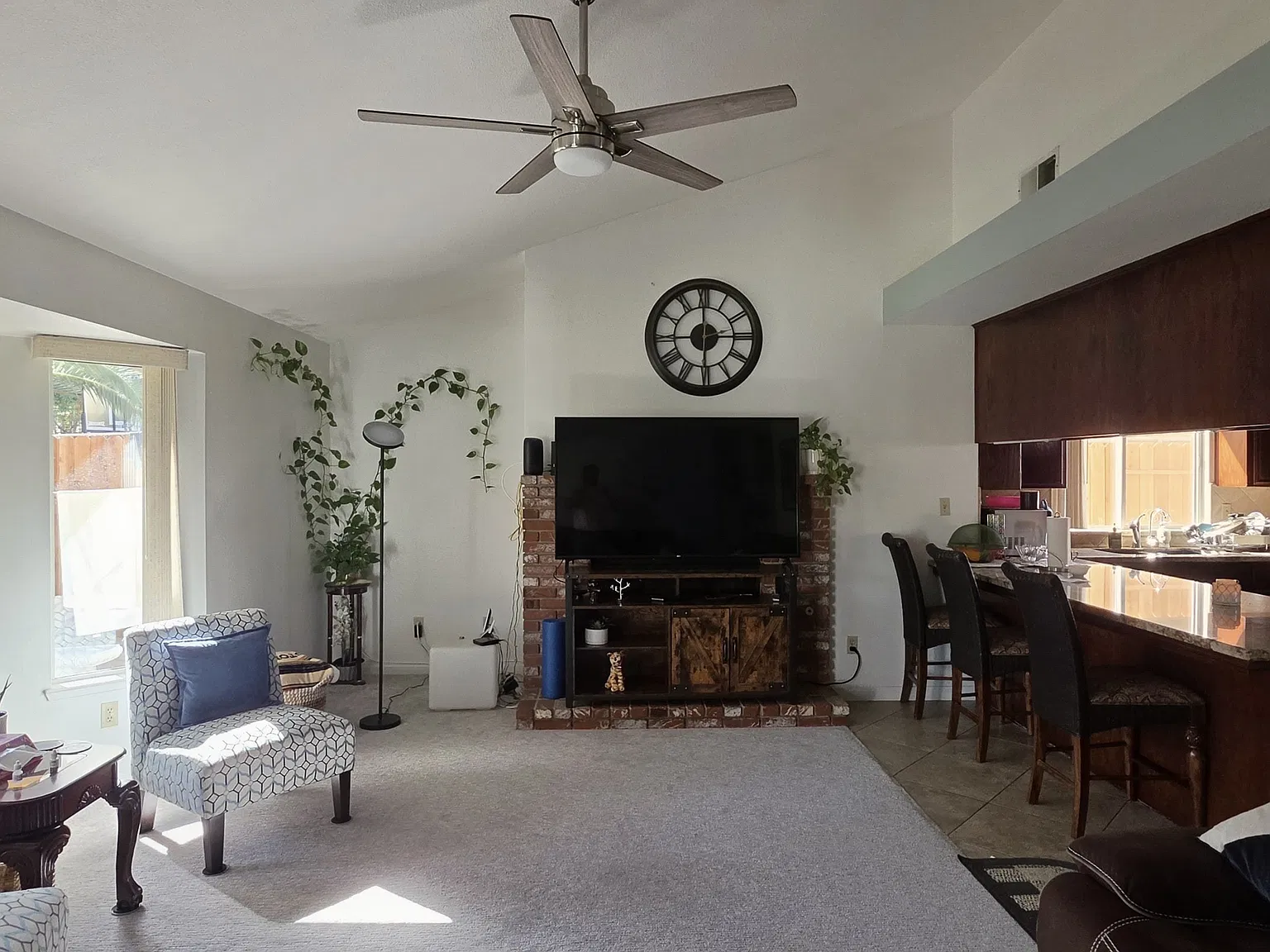 3 bed, 1699 sqft, $2,700 — Photo 4