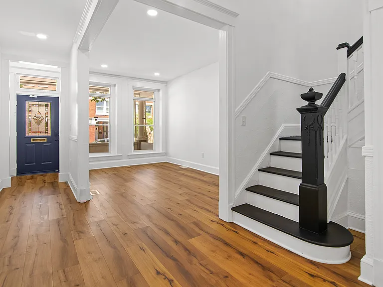 813 Whitelock St — Photo 5