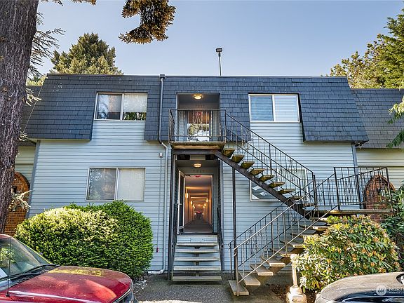 2nd image of 7217 NE 175th Street #104