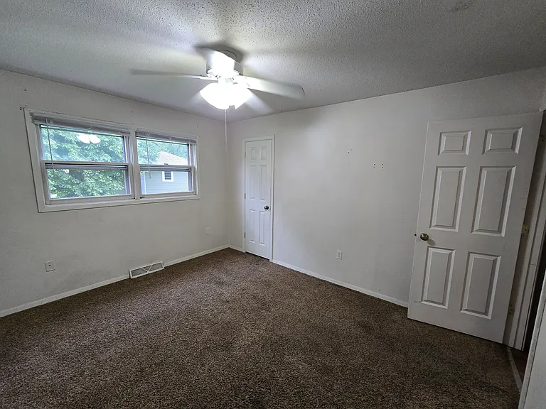 1407 Robin Rd — Photo 14