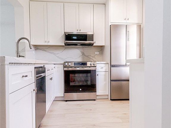 2nd image of 5550 Lakeside Dr APT 104