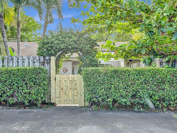 4th image of 5009 E Lakes Drive #5009