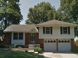 7015 NW 77th St, Kansas City, MO 64152