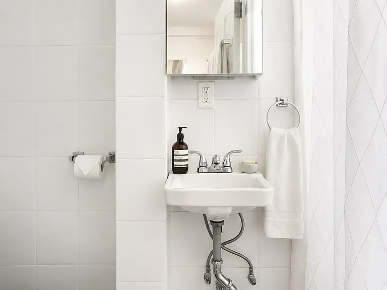 290 Riverside Dr #13B — Photo 11