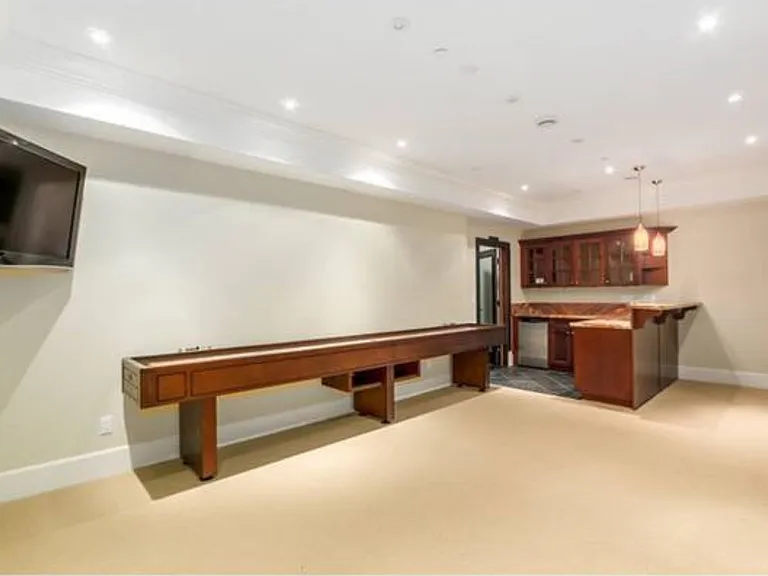 1379 Chartwell Dr — Photo 25