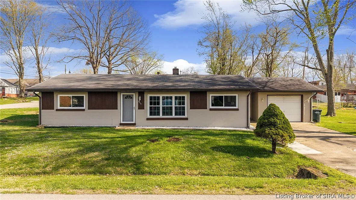 1242 Lindsey Street photo 1
