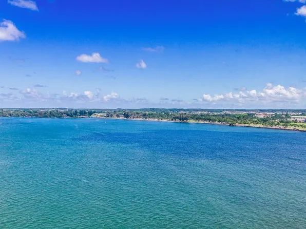 84 Pukihae #Ph4, Hilo, HI 96720