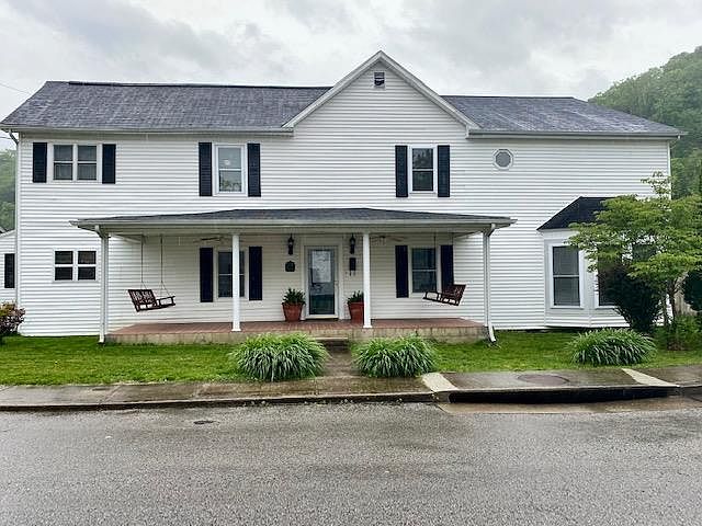 1st image of 255 W Graham St