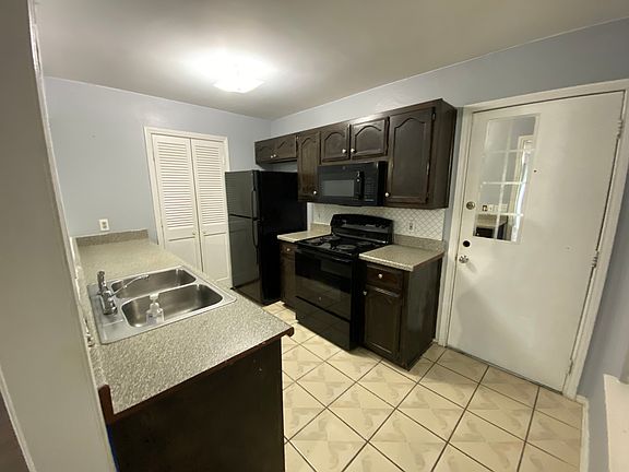 3rd image of 1531 Sunrise Ln