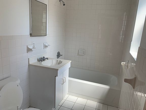 3rd image of 221 E 83rd St #5A