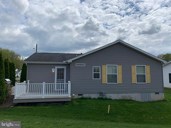 5th image of 11 Halsey Ct