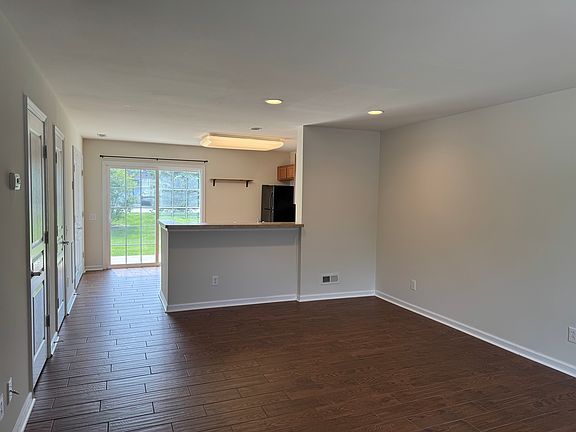 3rd image of 1540 Artisan Ct