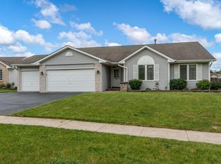 282 Oak St, Poplar Grove, IL 61065