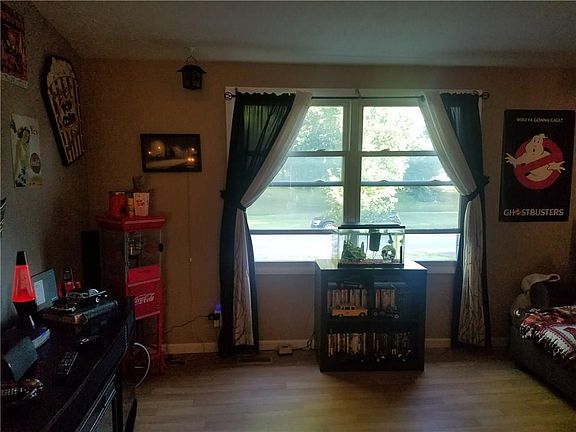 2nd image of 37 Huntington Pkwy