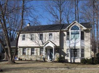 616 Goldsborough Dr, Rockville, MD 20850