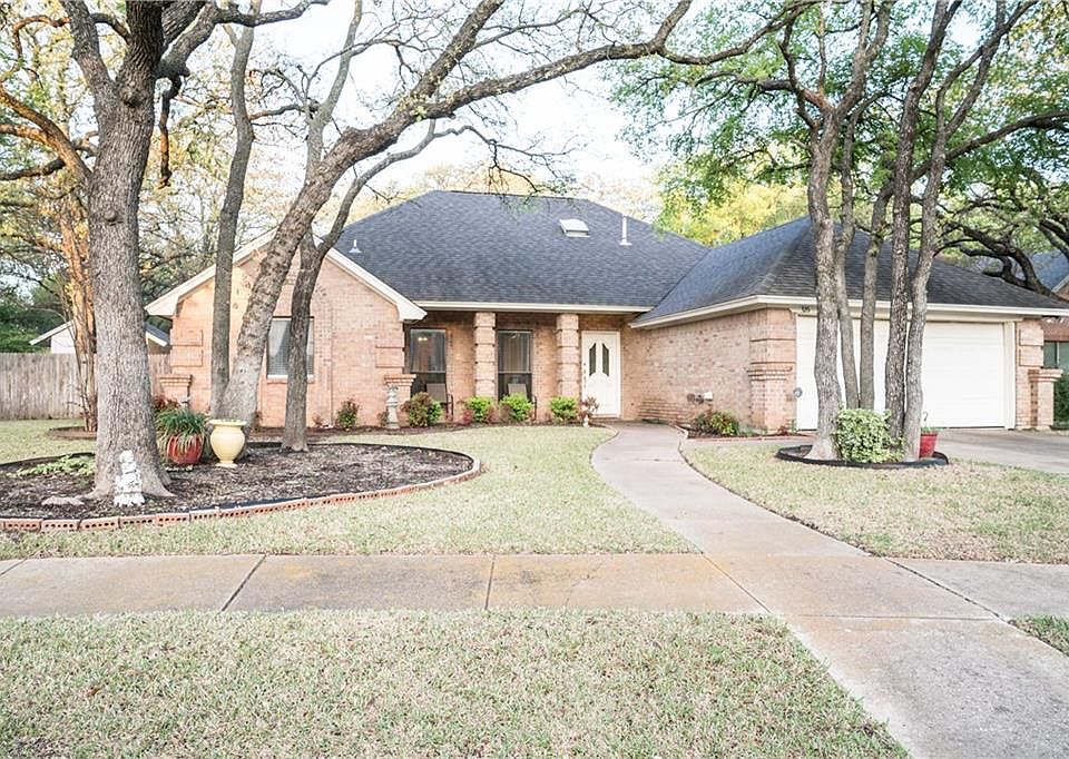 1st image of 326 Creekside Dr