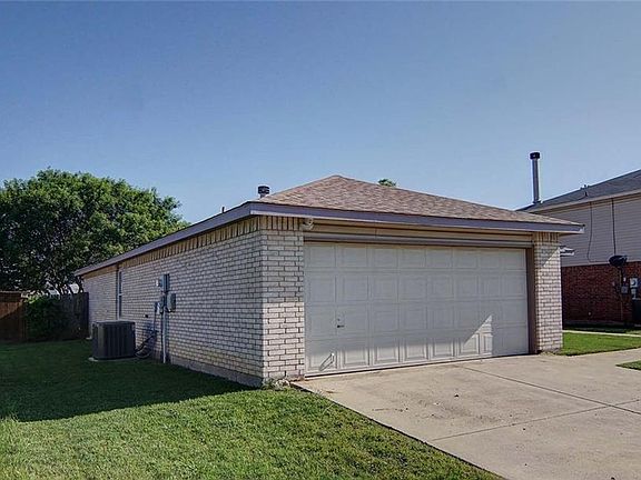 3rd image of 903 Cortez Dr