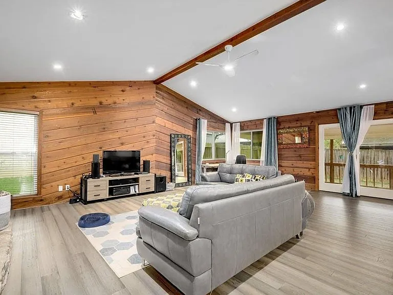 2710 Deeringhill Dr — Photo 12