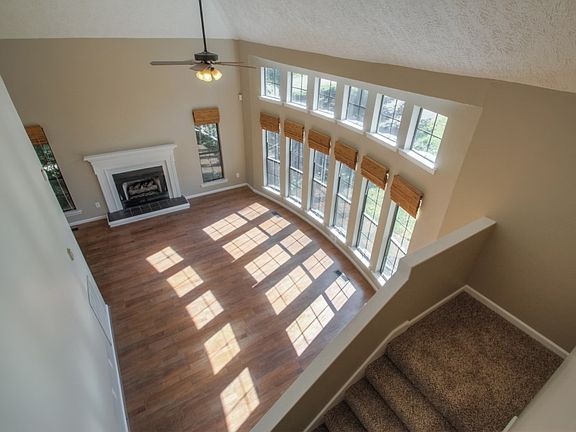 4th image of 3264 E Lake Dr