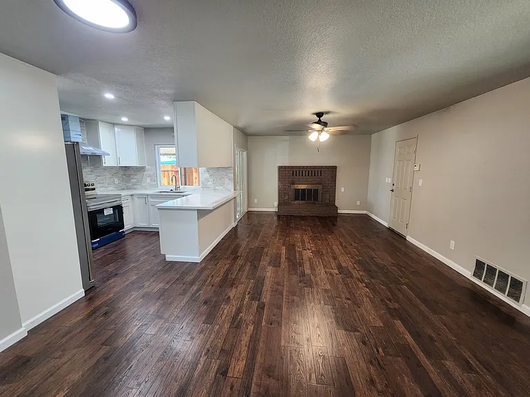 2810 Chauncy Cir — Photo 3