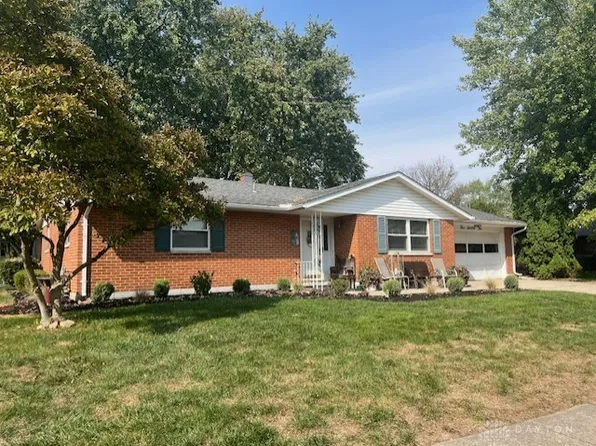 575 Hathaway Trl, Tipp City, OH 45371