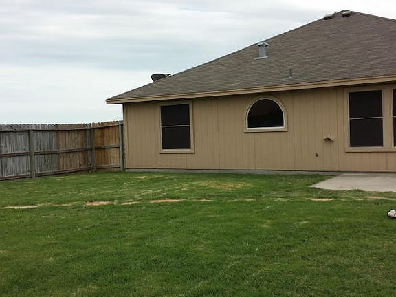 3rd image of 2200 Tallow Dr