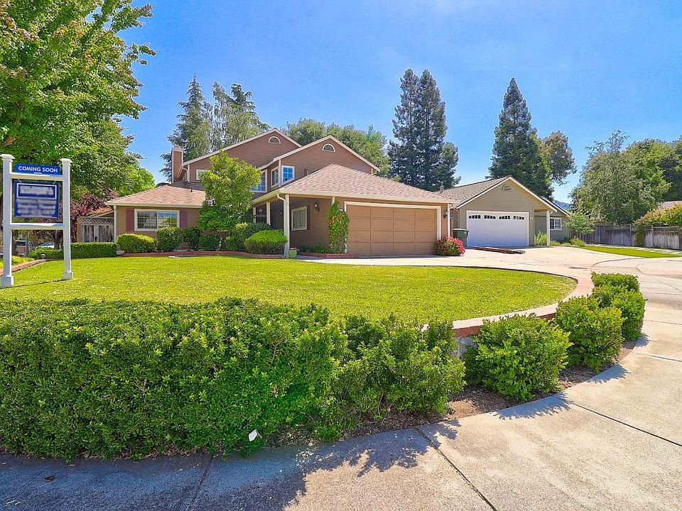 1st image of 1472 Holly Ct