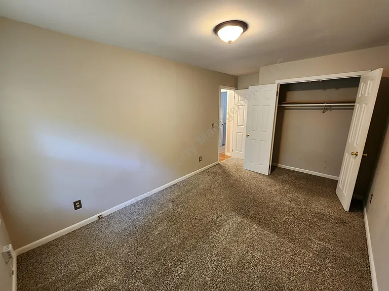 2751 Maple St — Photo 10
