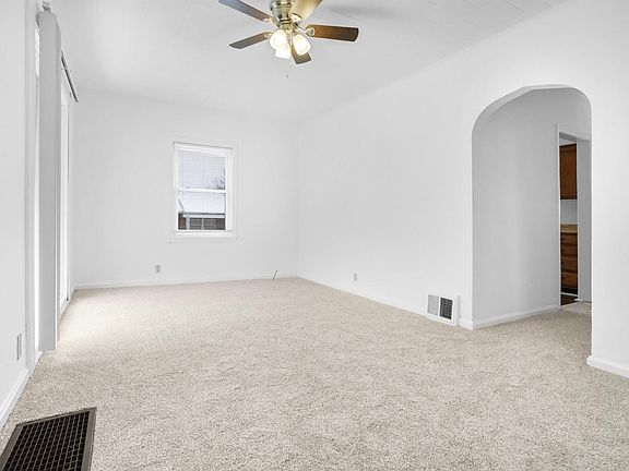 5th image of 1300 S Bedford Ave