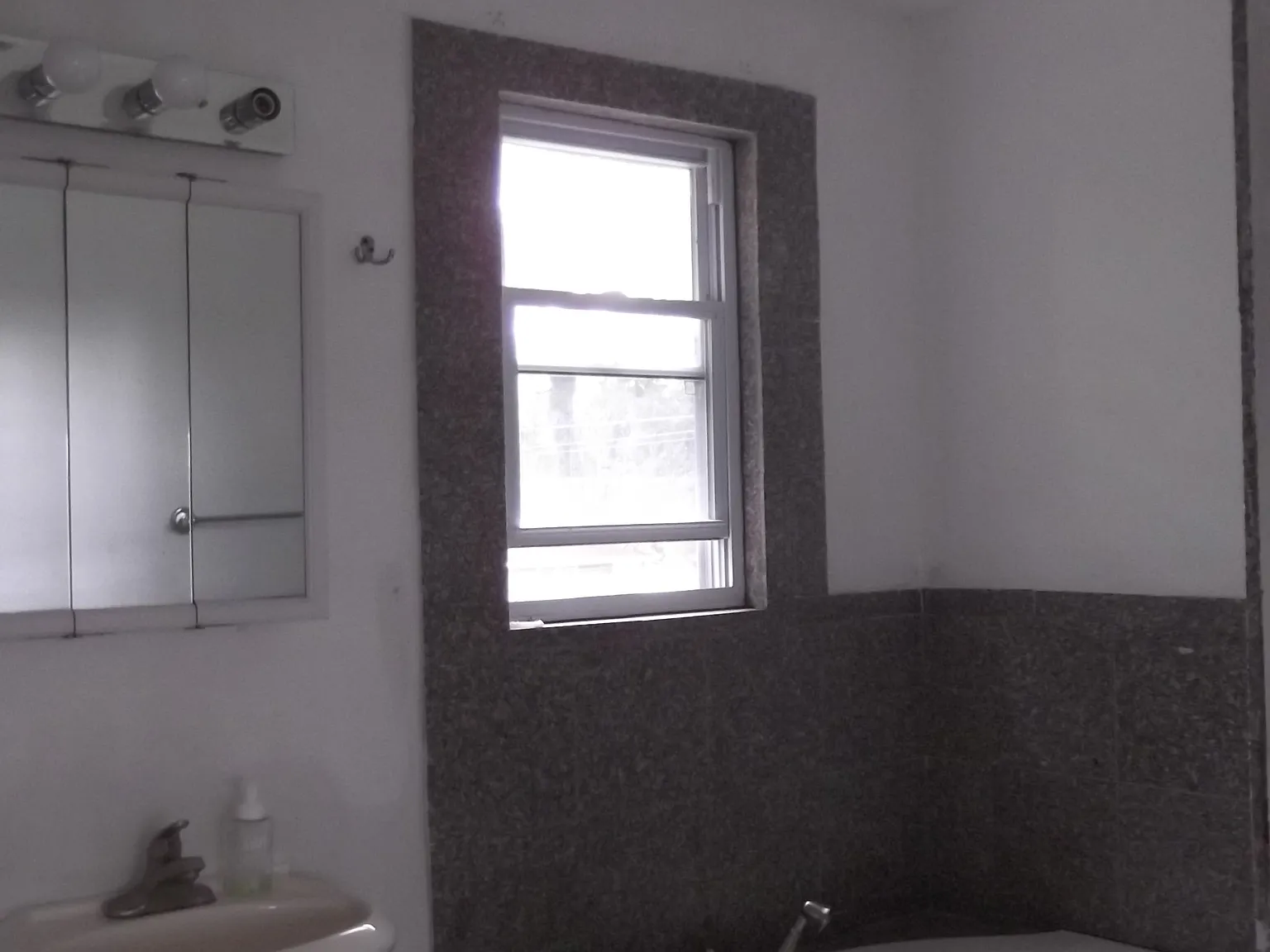 3 bed, 1664 sqft, $1,825 — Photo 4