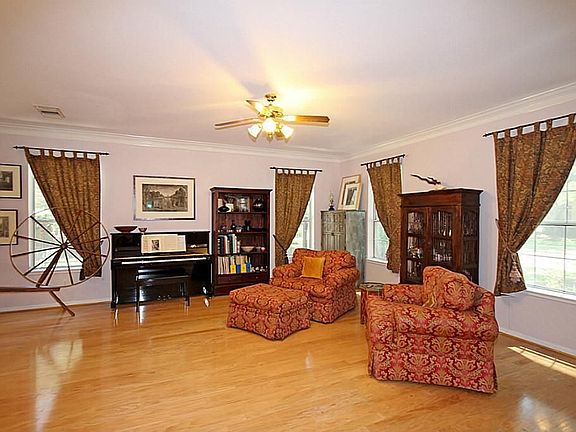 Family Room (view 2)