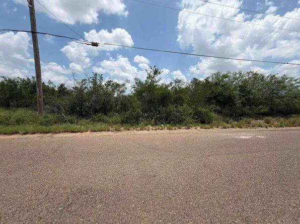 5128 Pena Ln, Zapata, TX 78076