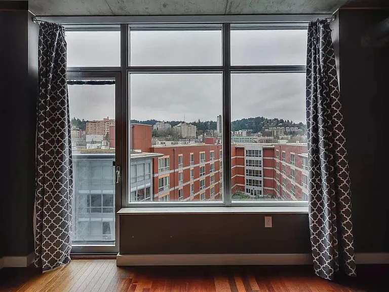 1926 W Burnside St #704 — Photo 20