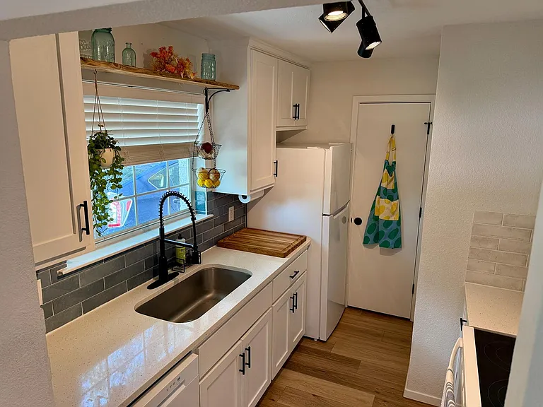 700 Nelray Blvd #1 — Photo 15