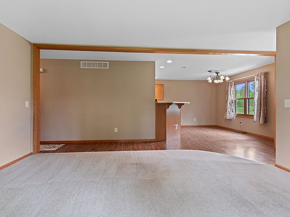 3rd image of 317 York Ct