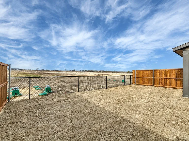 4407 Clovis Ct — Photo 30