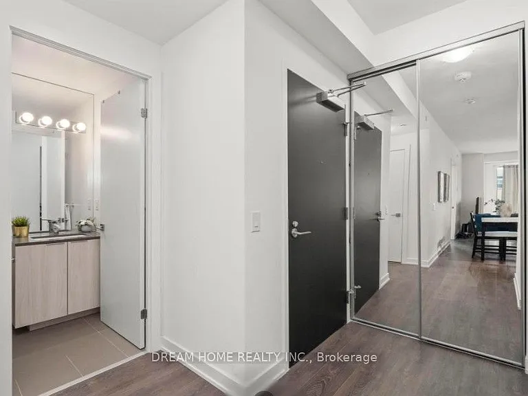 609 Avenue Rd #306 — Photo 8