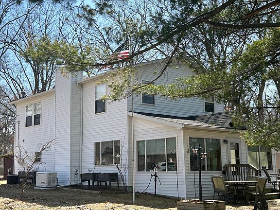 3rd image of 11035 1st St
