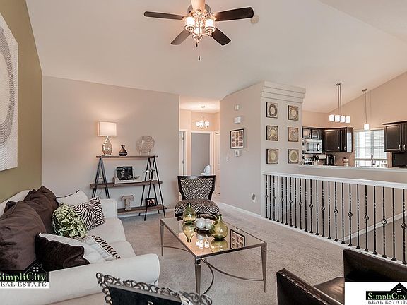 4th image of 8126 Regent Dr
